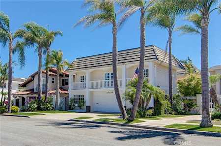 17017 Edgewater Ln Huntington Beach, CA 92649