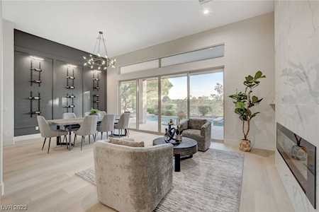 15 Clear Crossing Trl Henderson, NV 89052