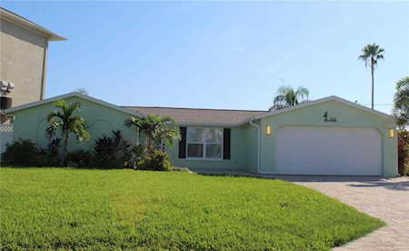104 Carlyle CIRCLE Palm Harbor, FL 34683