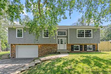 134 Ravenwood Rd Versailles, KY 40383
