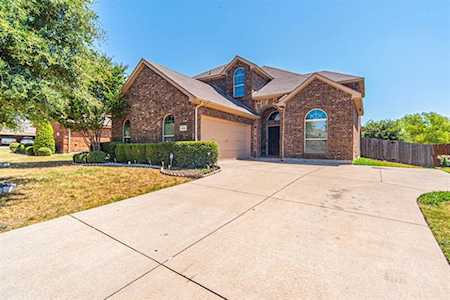 920 Macaw Way DeSoto, TX 75115