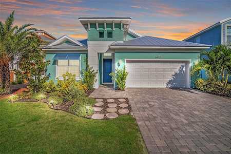 6412 Grenada Island Ave Apollo Beach, FL 33572