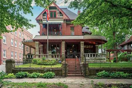 425 Gladstone Blvd Kansas City, MO 64124
