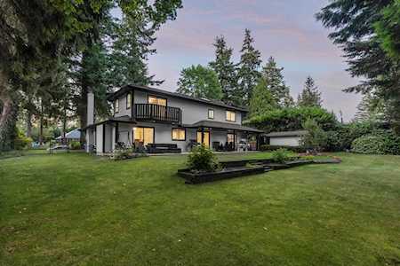 13846 18 Avenue Surrey, BC V4A 1W4