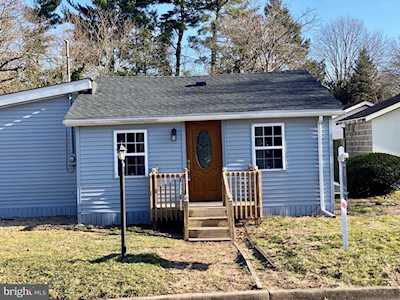 7 N Miller Ave Carneys Point, NJ 08069