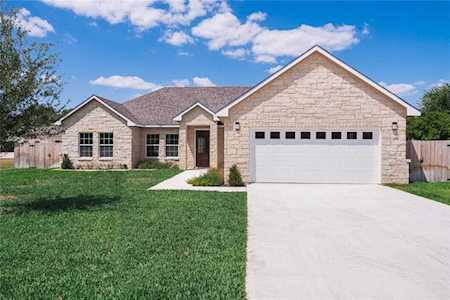 110 Callie ST Smithville, TX 78957