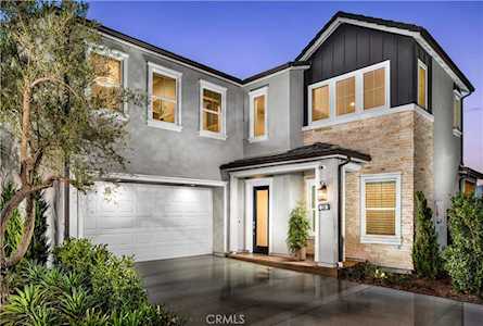 230 Amber Oak Lake Forest, CA 92630