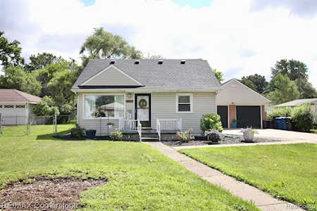 5872 N Crown St Westland, MI 48185