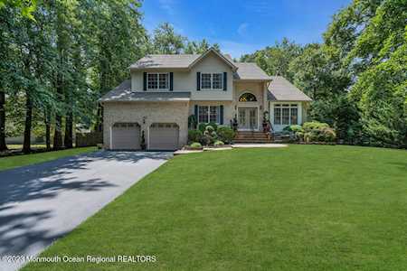 65 Sandpiper Dr Manalapan, NJ 07726