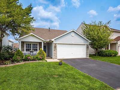 7434 Maple Spice Avenue Canal Winchester, OH 43110