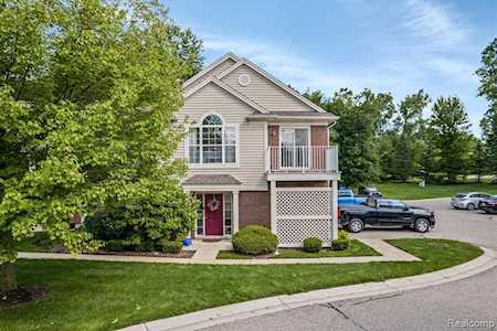 1668 Deepwood Circle Rochester, MI 48307