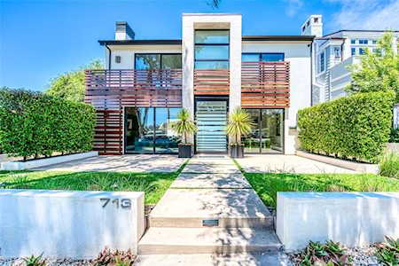 713 Poppy Ave Corona Del Mar, CA 92625