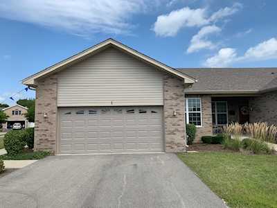 1327 Balboa Circle Bolingbrook, IL 60490
