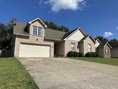 2549 Centerstone Cir Clarksville, TN 37040