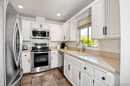 920 Knoll Vista Drive San Marcos, CA 92078
