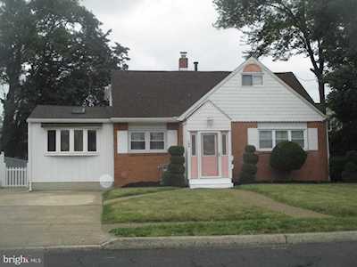147 E Evesham Rd Runnemede, NJ 08078
