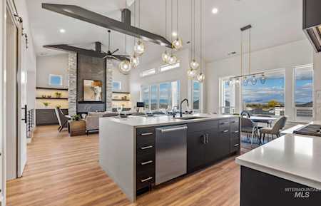 3338 S Volunteer Pl Meridian, ID 83642