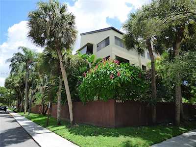 6601 SW 116th Ct #309 Miami, FL 33173