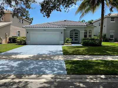 4350 NW 45th Ter Coconut Creek, FL 33073
