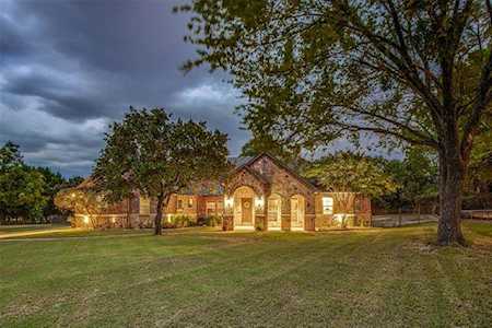 7401 Red Leaf Court Mansfield, TX 76063
