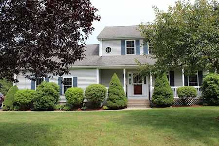 324 Blackstone St #324 Blackstone, MA 01504