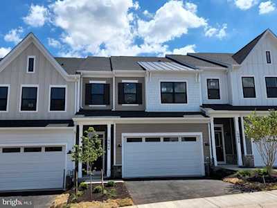 19024 Coral Reef Square Lansdowne, VA 20176