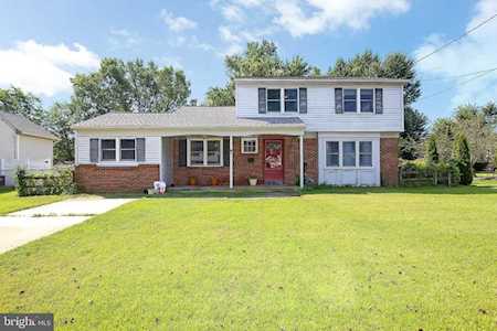 8 Bancroft Rd Marlton, NJ 08053