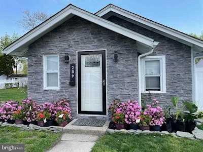 289 Johnson St Carneys Point, NJ 08069
