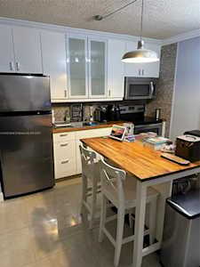 130 S Shore Dr #2B Miami Beach, FL 33141