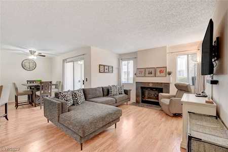 7905 Lago Vista Ln #103 Las Vegas, NV 89145