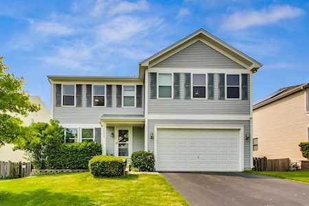 1733 Stonegate Dr Montgomery, IL 60538