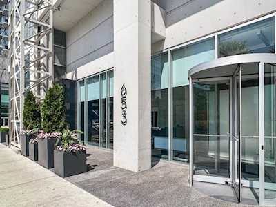 653 N Kingsbury St #2302 Chicago, IL 60654
