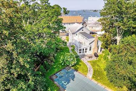 214 Thimble Island Rd Branford, CT 06405