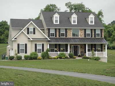 2620 Long Ridge Dr Hellertown, PA 18055