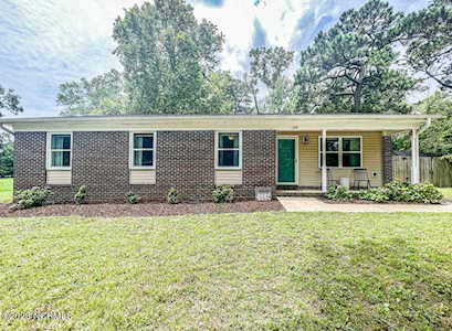 1329 Avon Ct Wilmington, NC 28405