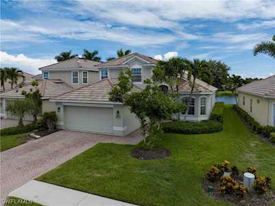2472 Blackburn Circle Cape Coral, FL 33991