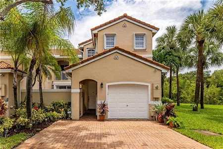 1375 Yellowheart Way #1375 Hollywood, FL 33019