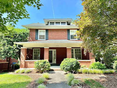 2036 SW Laburnum Roanoke, VA 24015