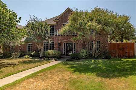 421 Brazil Drive Hurst, TX 76054