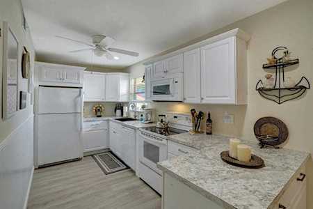 319 Lake Evelyn Drive West Palm Beach, FL 33411