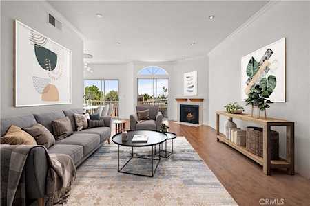 5135 Zelzah Ave #302 Encino, CA 91316