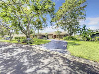 10380 NW 15th St Coral Springs, FL 33071