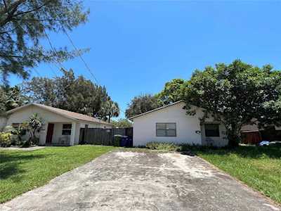 311 SE 3rd Ave Hallandale Beach, FL 33009