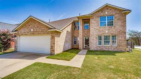 7207 Lake Jackson Drive Arlington, TX 76002
