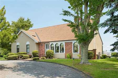 19 Colonel Barton Dr Portsmouth, RI 02871