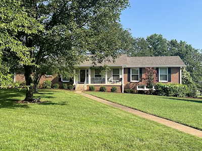 104 Saint Andrews Dr Hendersonville, TN 37075