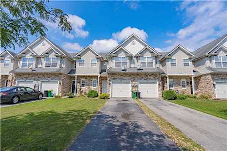 266 Maple Ct Alburtis, PA 18011