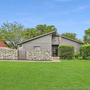 4926 S 94th Place Tulsa, OK 74145
