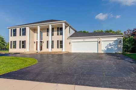 811 Heatherstone Dr Schaumburg, IL 60173