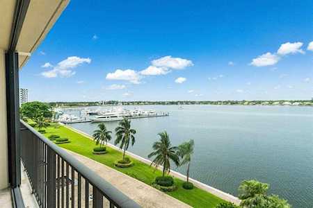 130 Lakeshore Drive #623 North Palm Beach, FL 33408